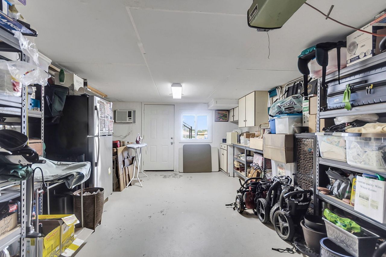 1918 Marsh Oak Lane Photo 37