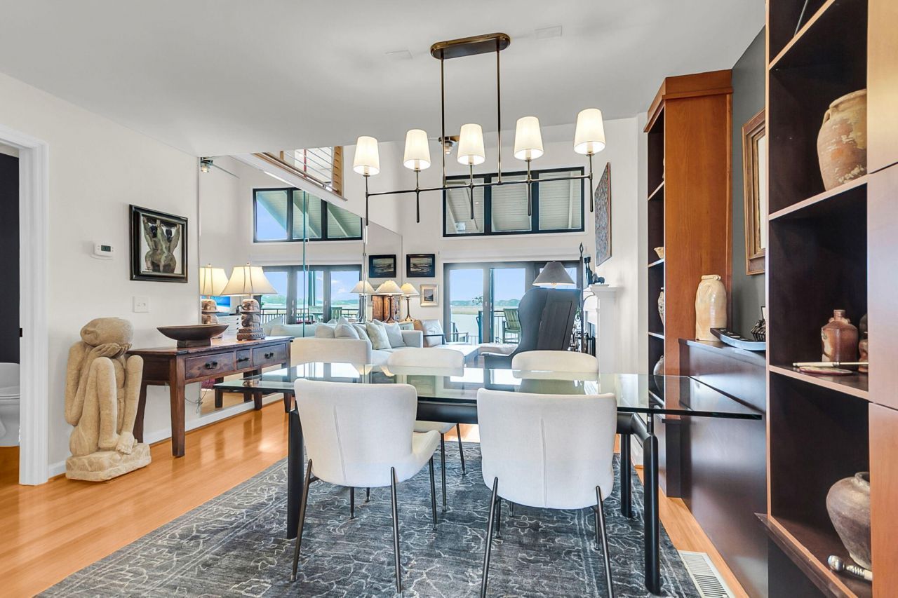 1918 Marsh Oak Lane Photo 9