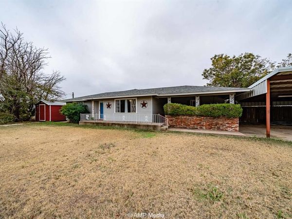 510 W Irving Street, Munday, TX 76371