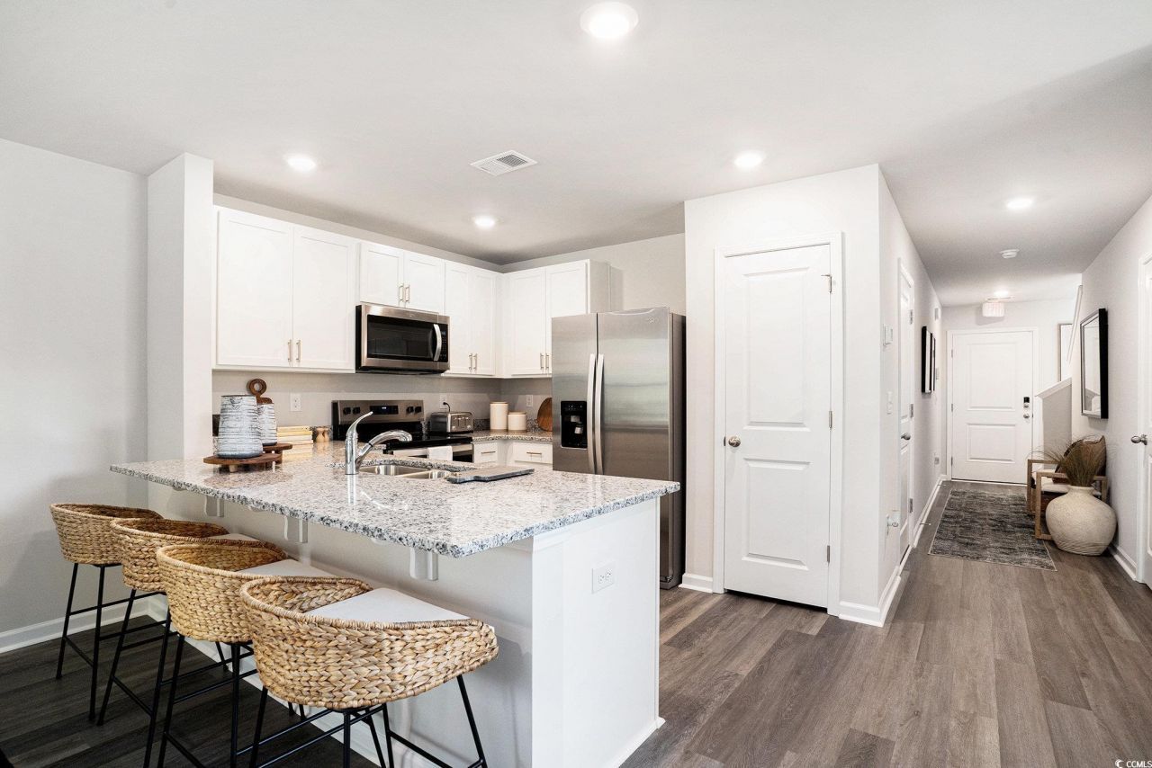 535 Gemstone Blvd Photo 9