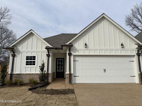 240 Flower Garden Drive, Southaven, MS 38671