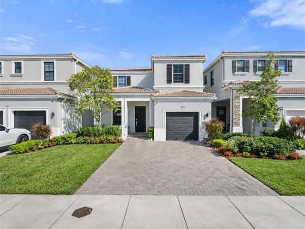 631 NE 191st Ter, Miami, FL 33179