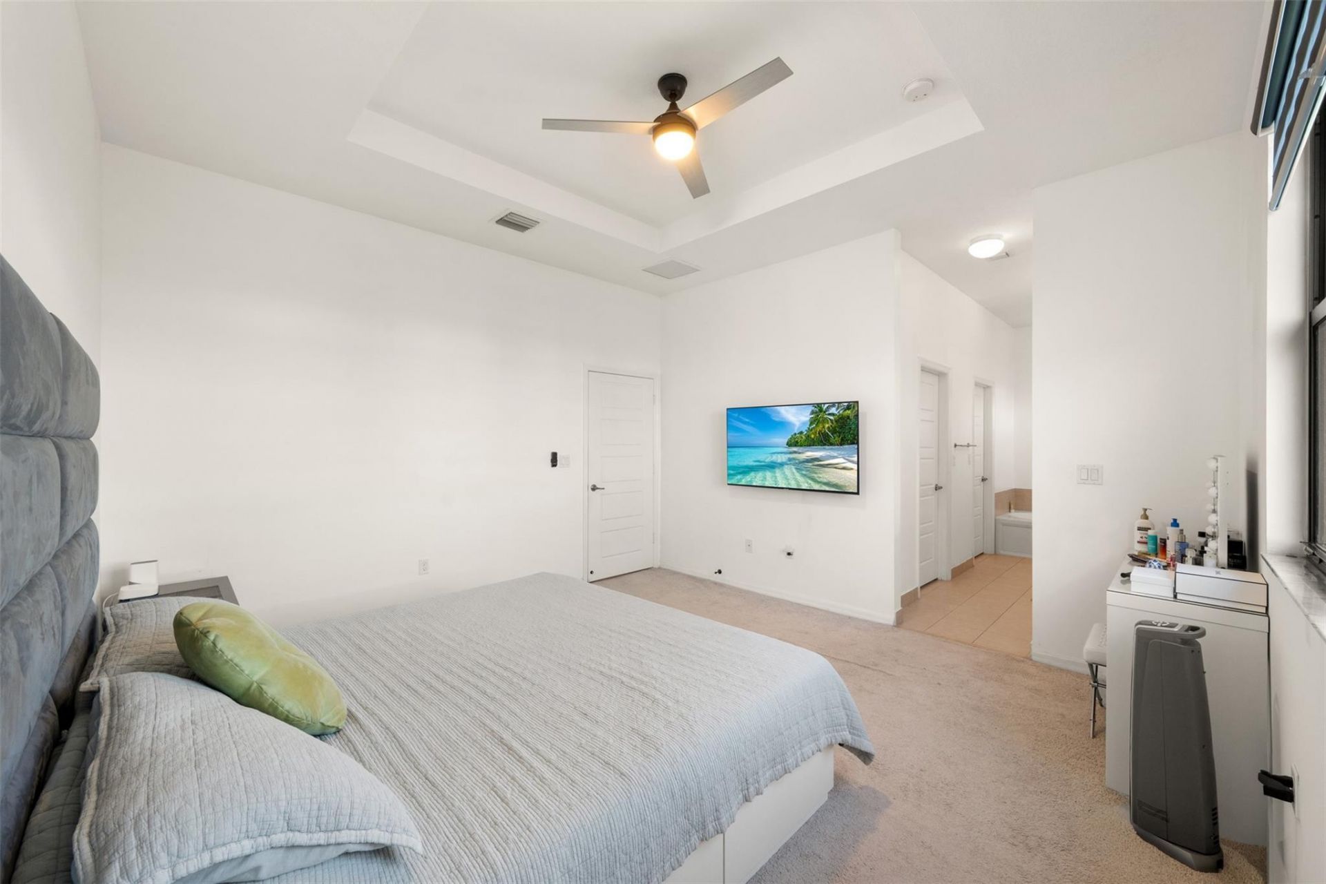 631 NE 191st Terrace, Miami, FL 33179 Photo