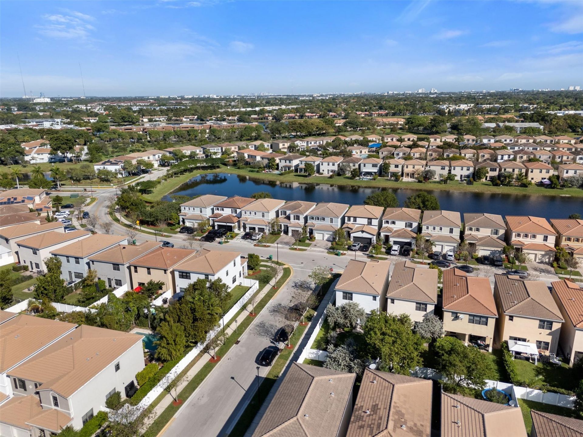 631 NE 191st Terrace, Miami, FL 33179 Photo