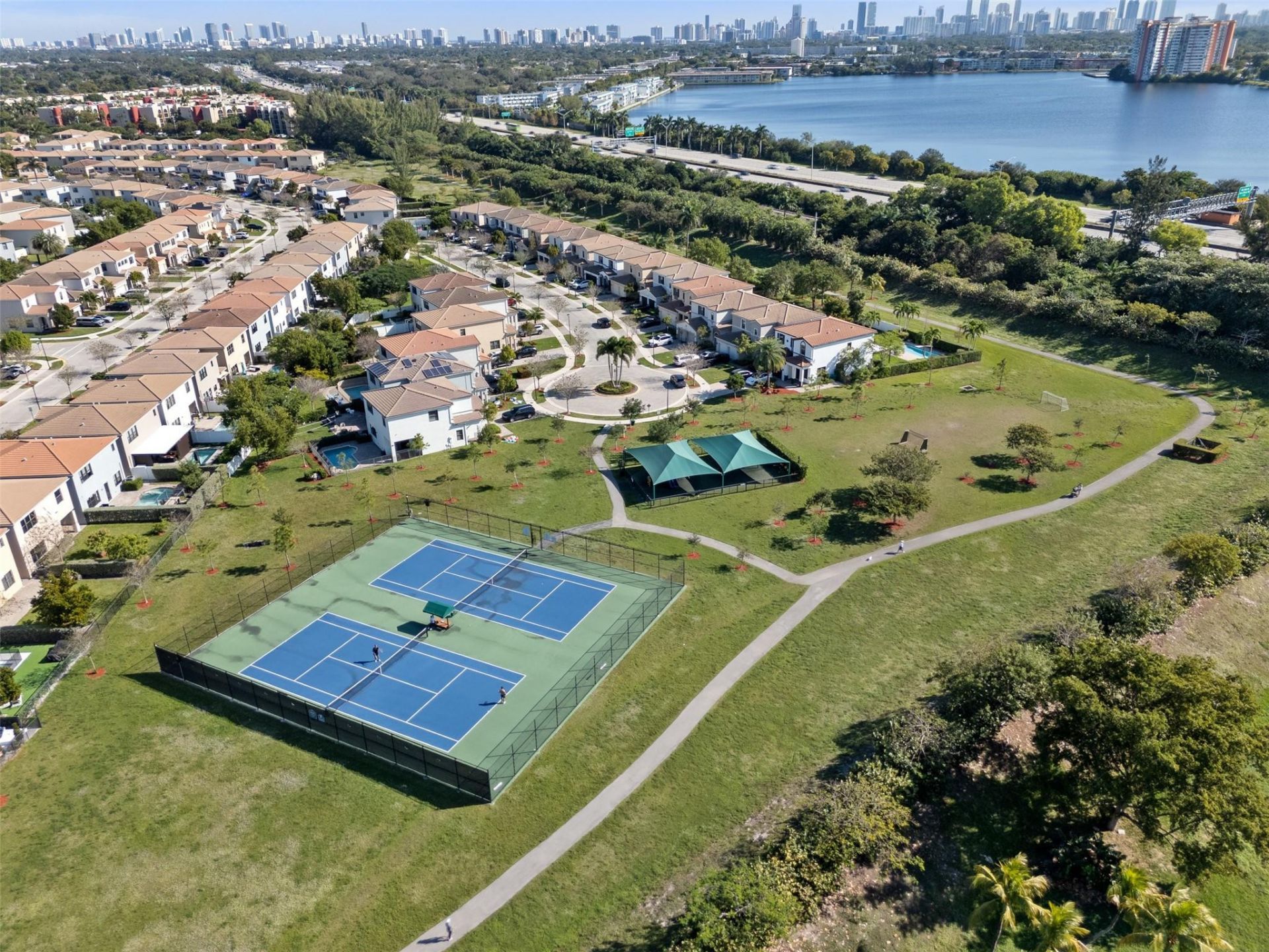 631 NE 191st Terrace, Miami, FL 33179 Photo