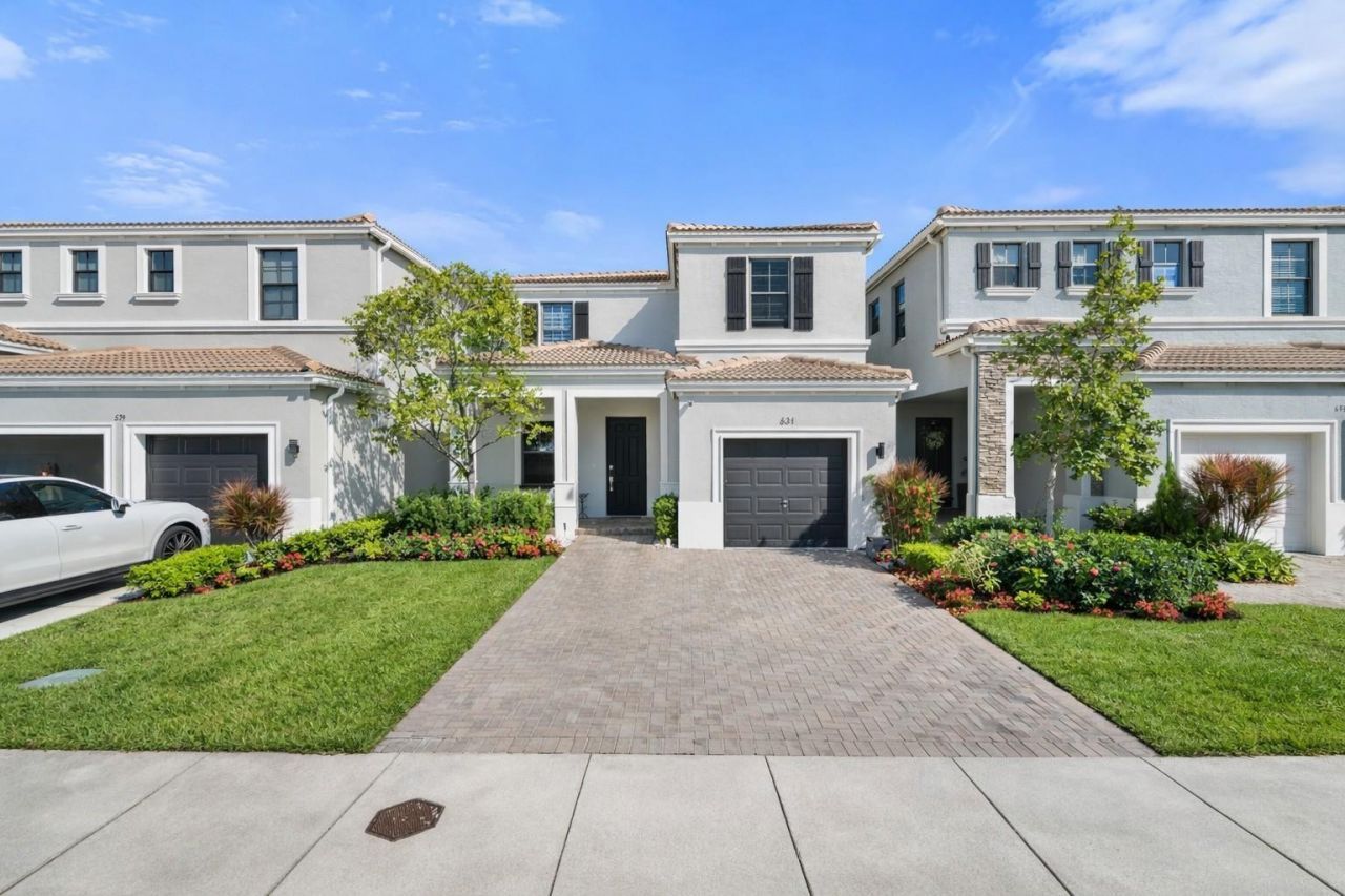 631 NE 191st Terrace, Miami, FL 33179 Photo