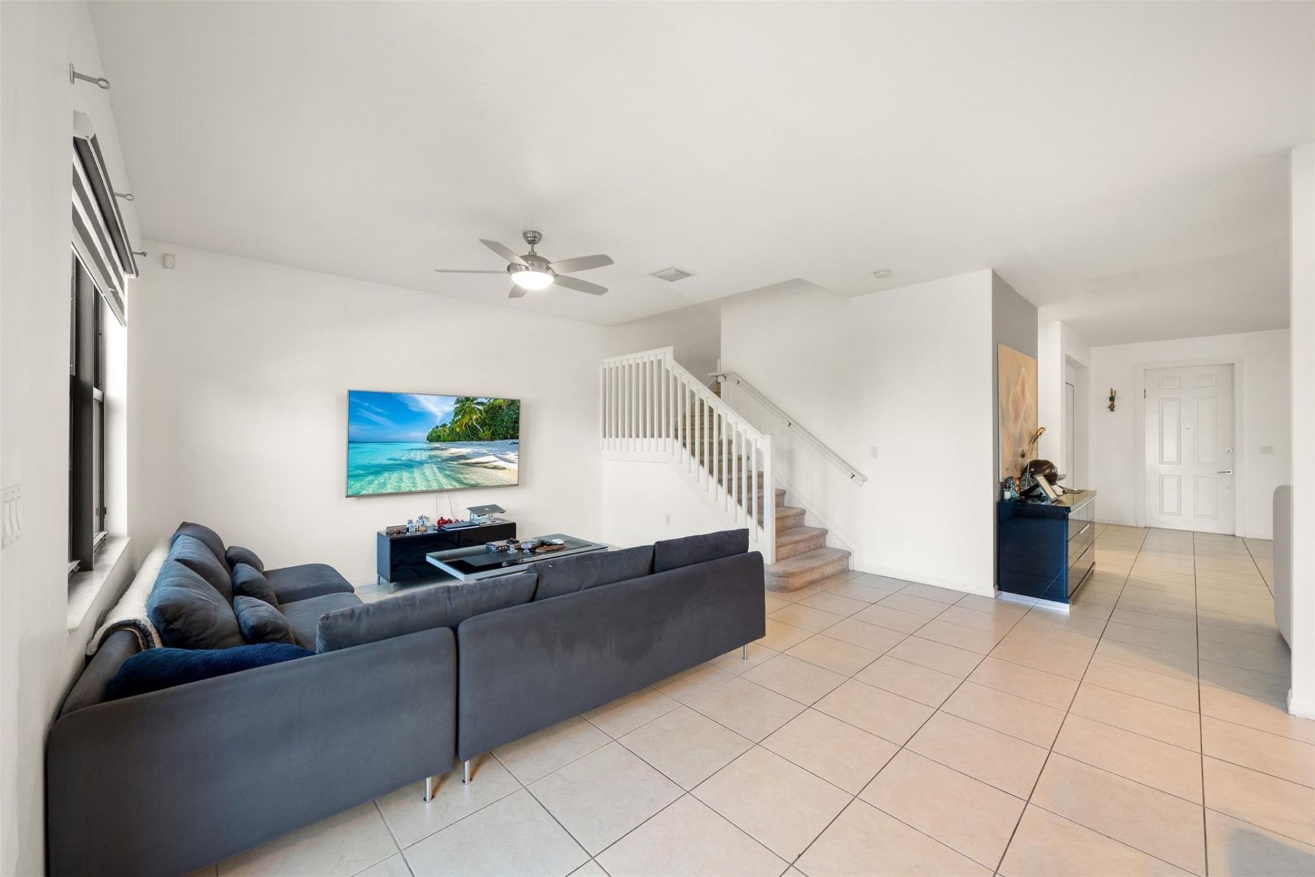 631 NE 191st Terrace, Miami, FL 33179 Photo