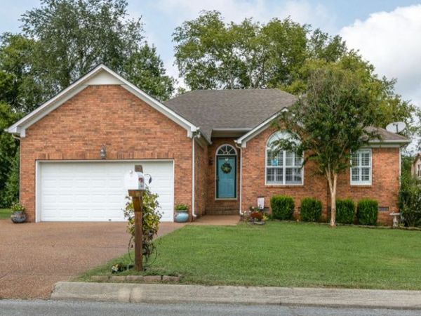 2960 Augusta Trace Dr, Spring Hill, TN 37174