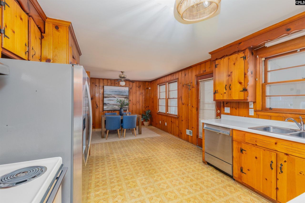 1855 Evelyn Street Photo 10