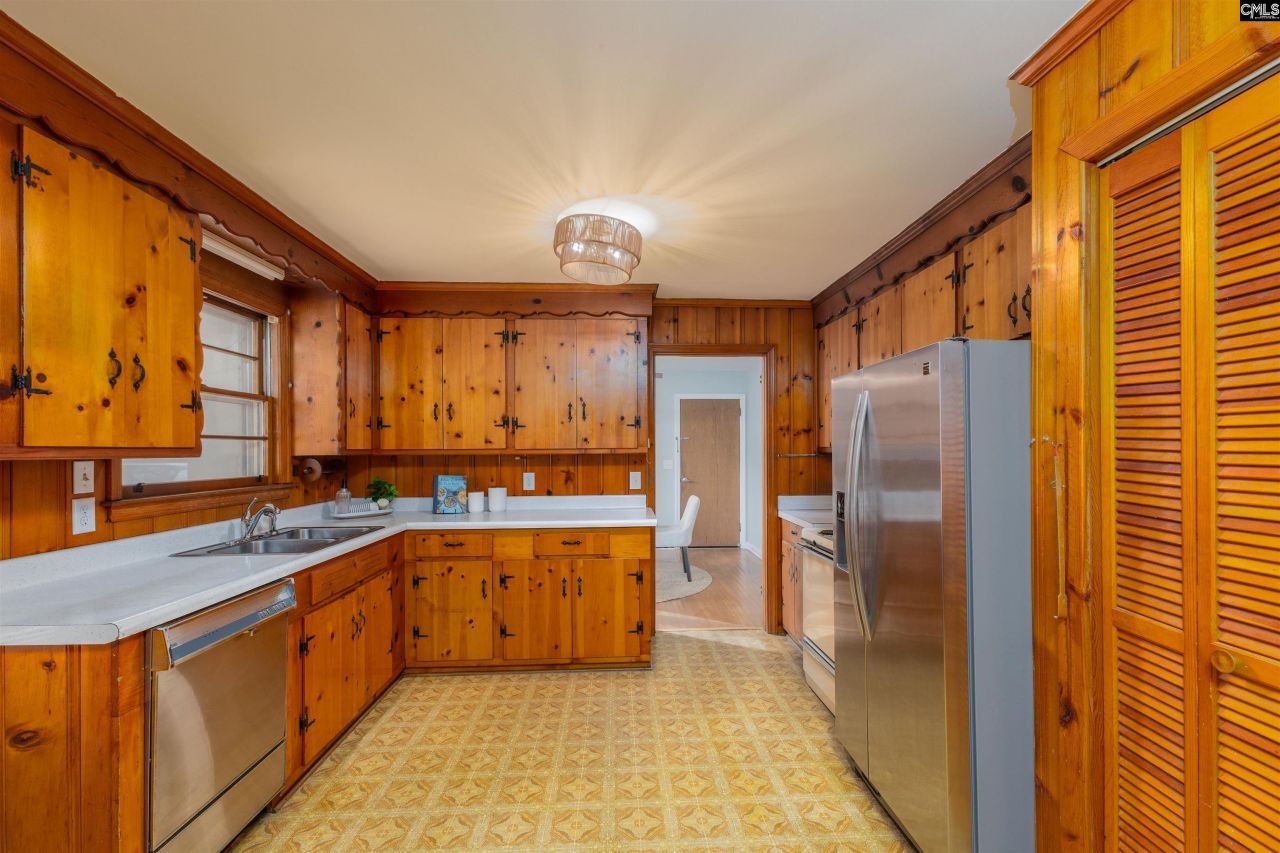 1855 Evelyn Street Photo 11