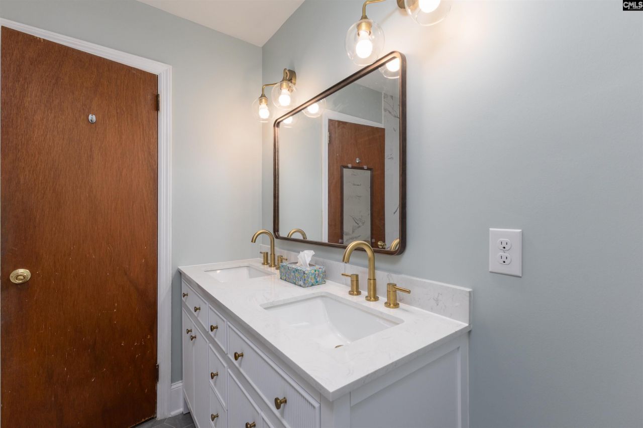 1855 Evelyn Street Photo 23