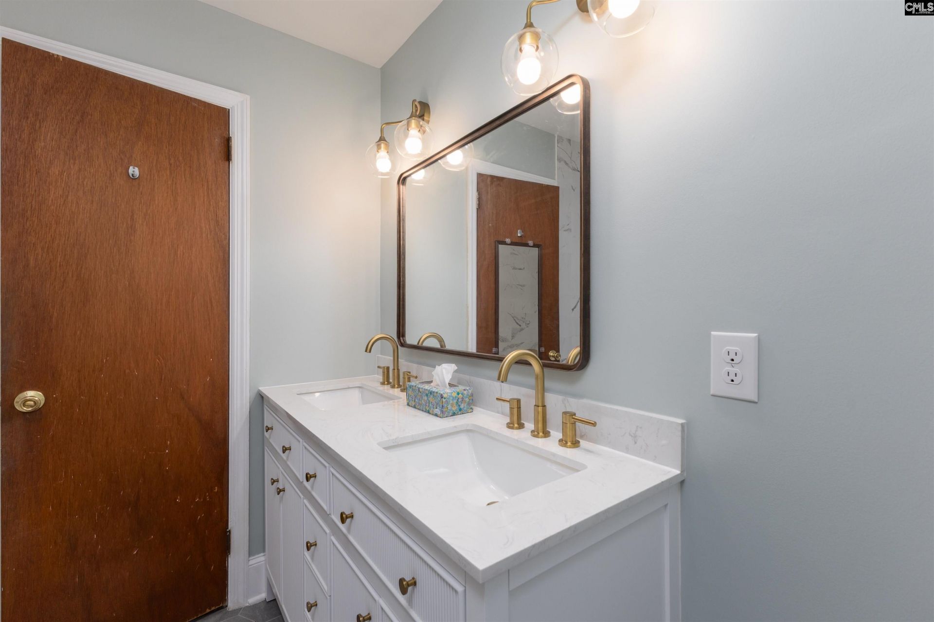 1855 Evelyn Street Photo 25