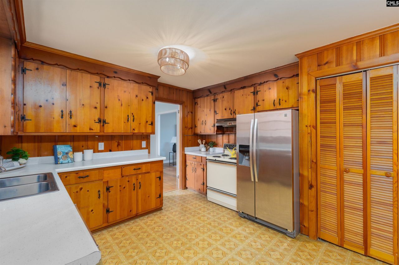 1855 Evelyn Street Photo 9