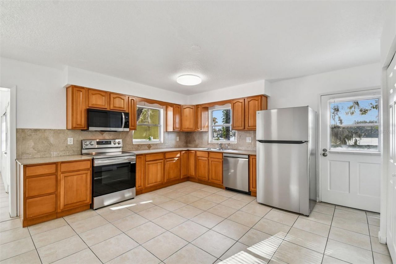 4601 River Hills Drive, Tampa, FL 33617 Photo