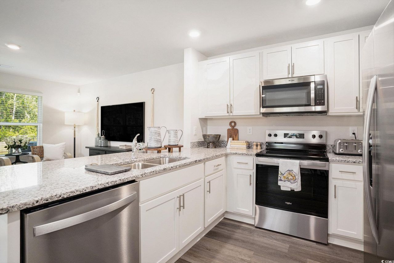 543 Gemstone Blvd Photo 13