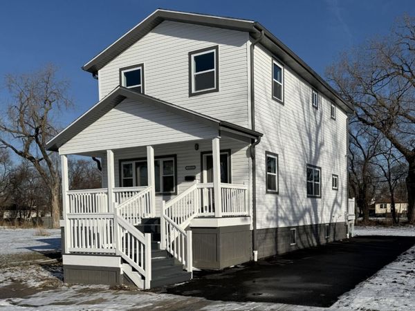 15351 S 3rd Avenue, Phoenix, IL 60426