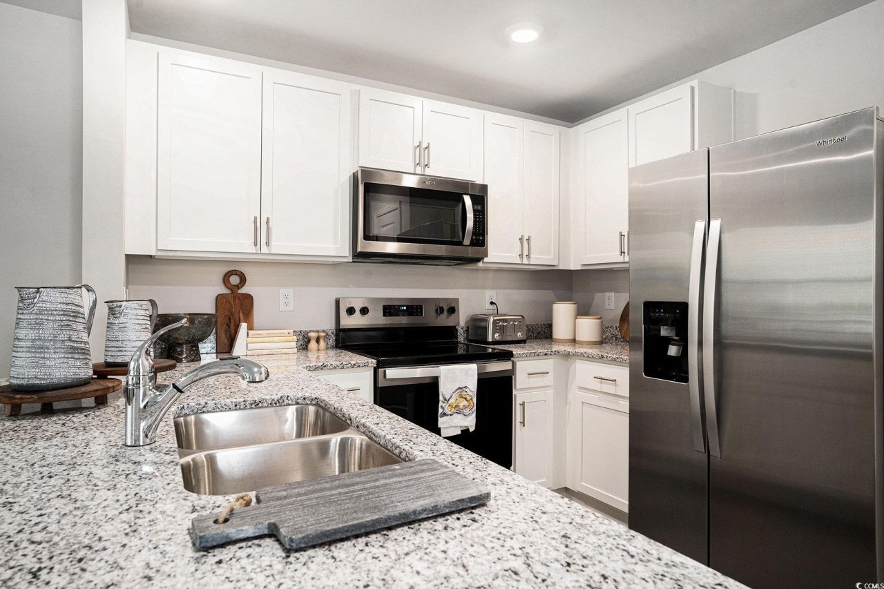 547 Gemstone Blvd Photo 11