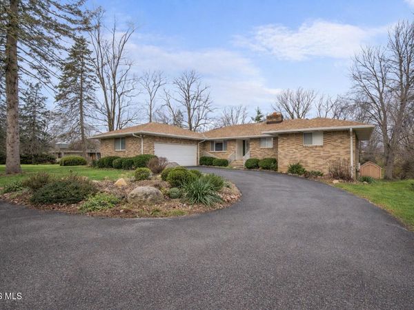 9864 Bucher Road, Whitehouse, OH 43571