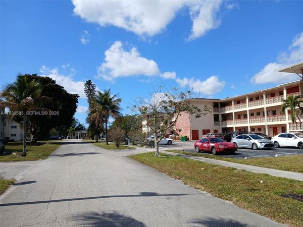 4751 NW 10th Ct, Unit 310, Plantation, FL 33313