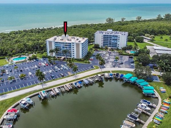 3 Bluebill AVE, Unit 405, NAPLES, FL 34108