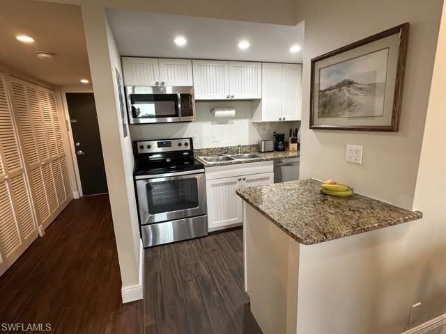 3 Bluebill Ave, Unit 405, Naples, FL 34108 Photo