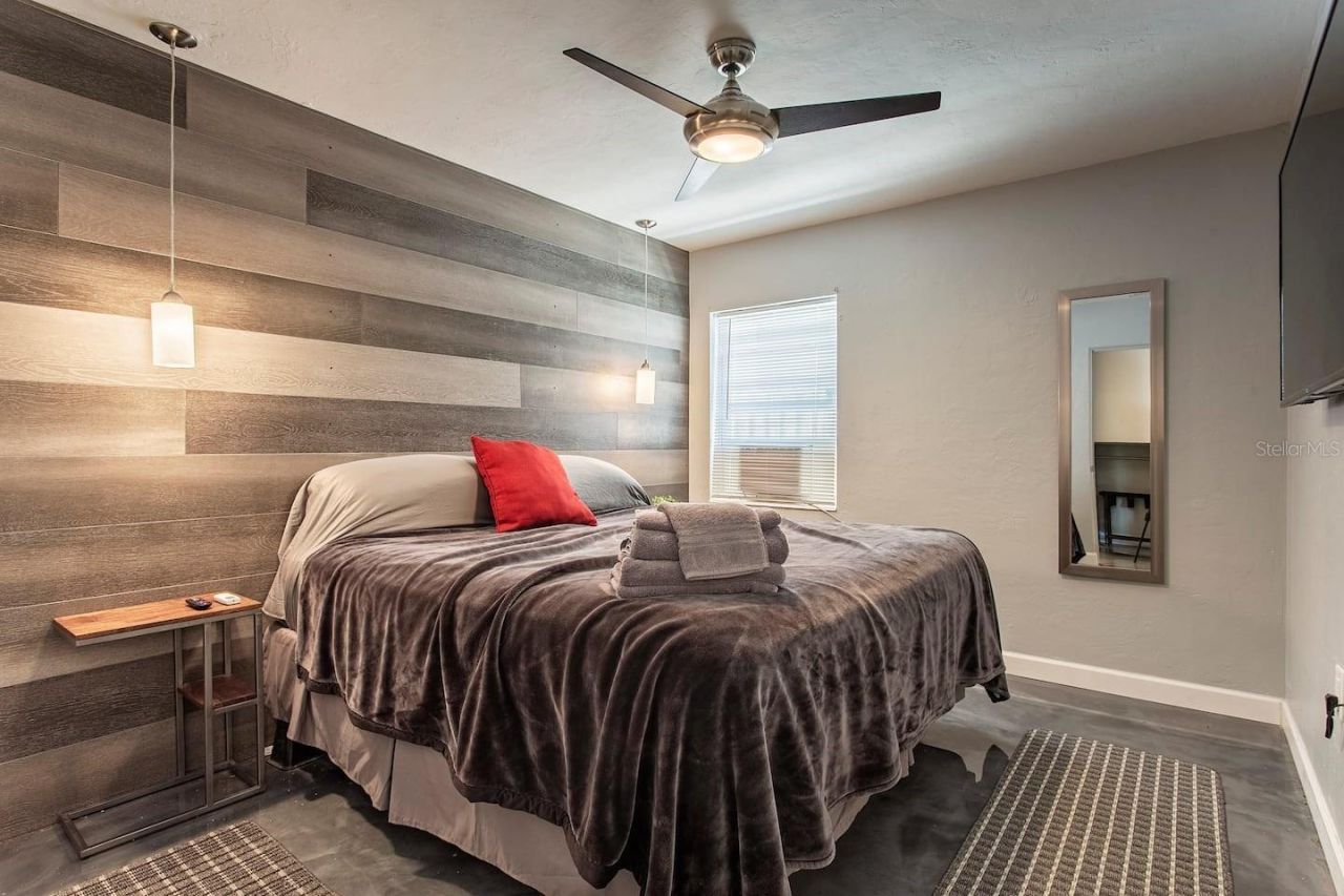 1235 22nd Avenue S, Unit A, Saint Petersburg, FL 33705 Photo