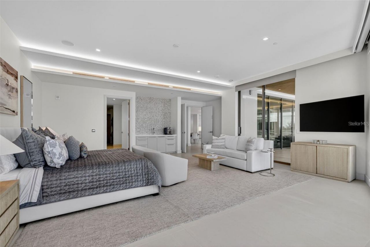 1591 Gulf Of Mexico Drive, Unit 410, Longboat Key, FL 34228 Photo