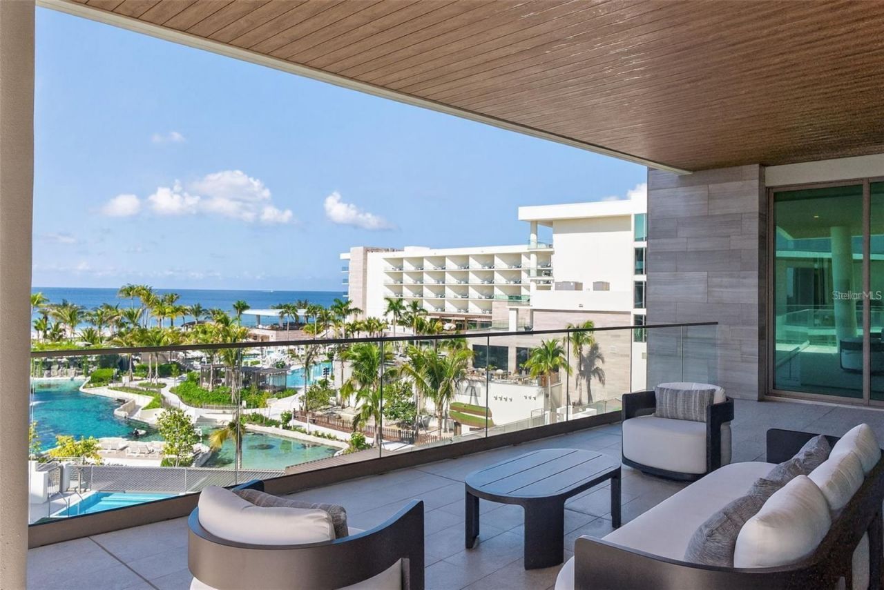 1591 Gulf Of Mexico Drive, Unit 410, Longboat Key, FL 34228 Photo