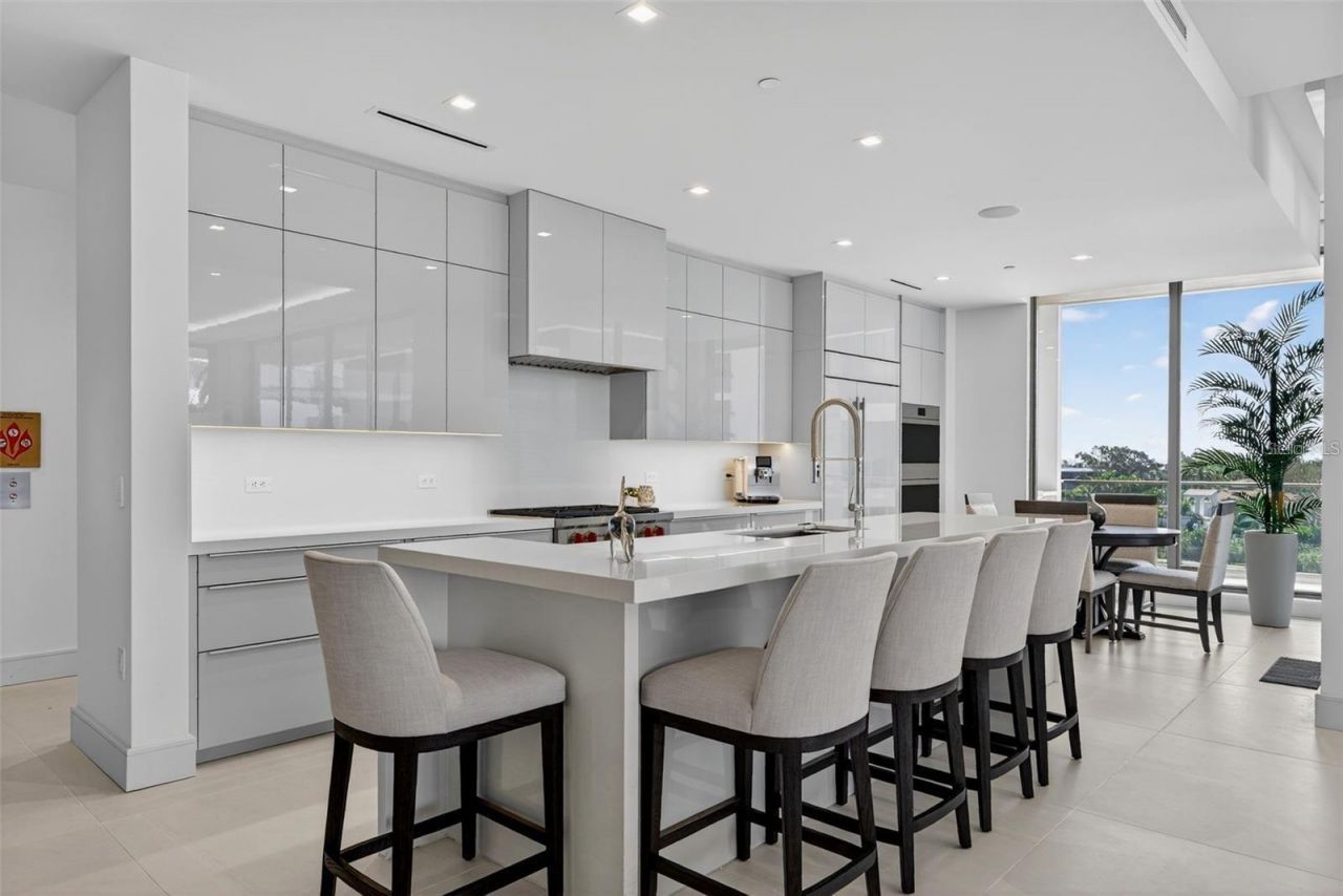 1591 Gulf Of Mexico Drive, Unit 410, Longboat Key, FL 34228 Photo