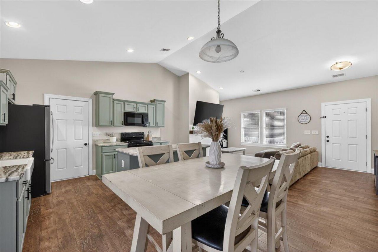 124 Lodestone Court Photo 10