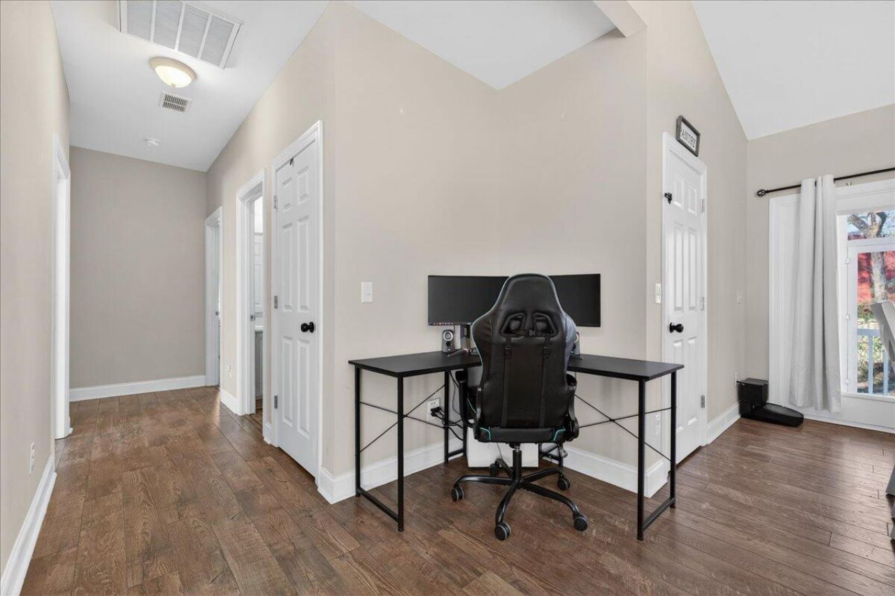 124 Lodestone Court Photo 11