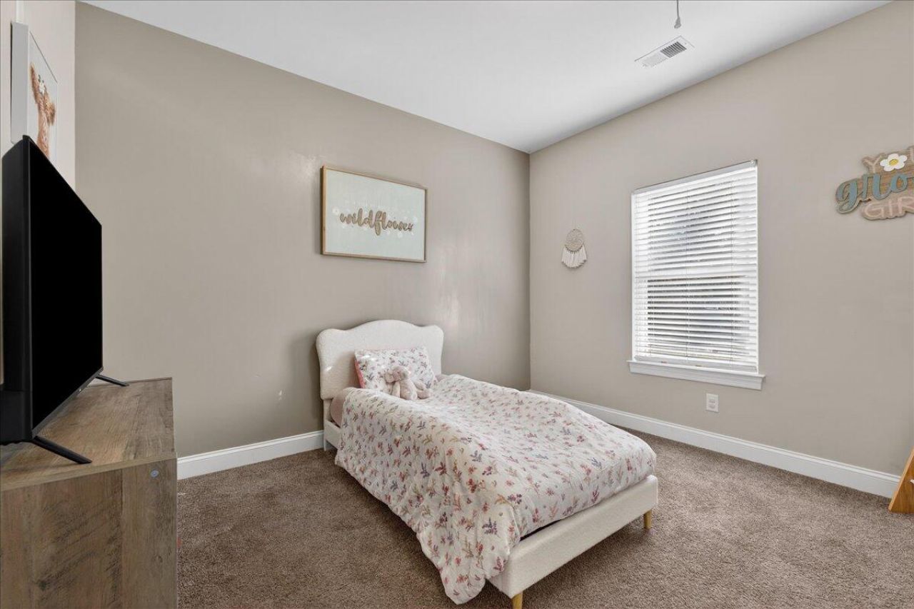 124 Lodestone Court Photo 14