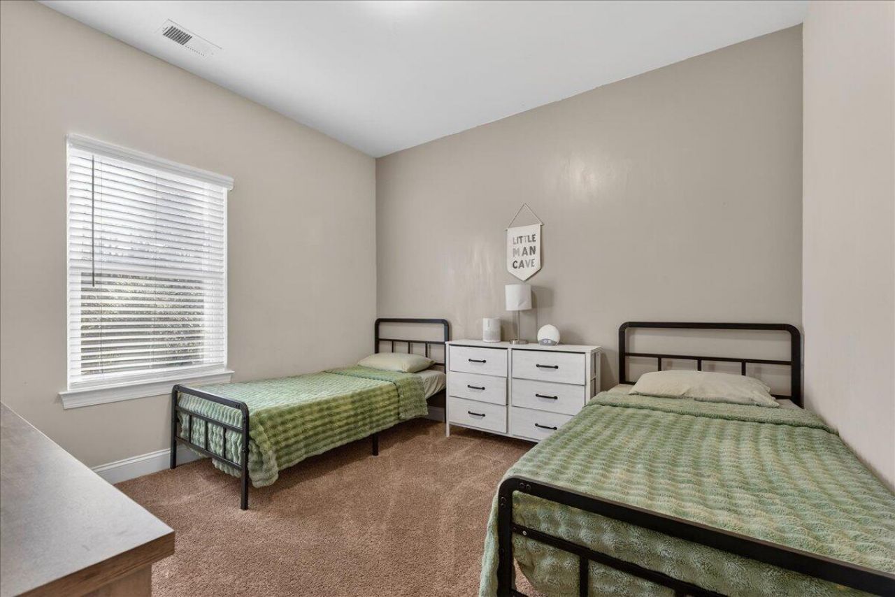 124 Lodestone Court Photo 16