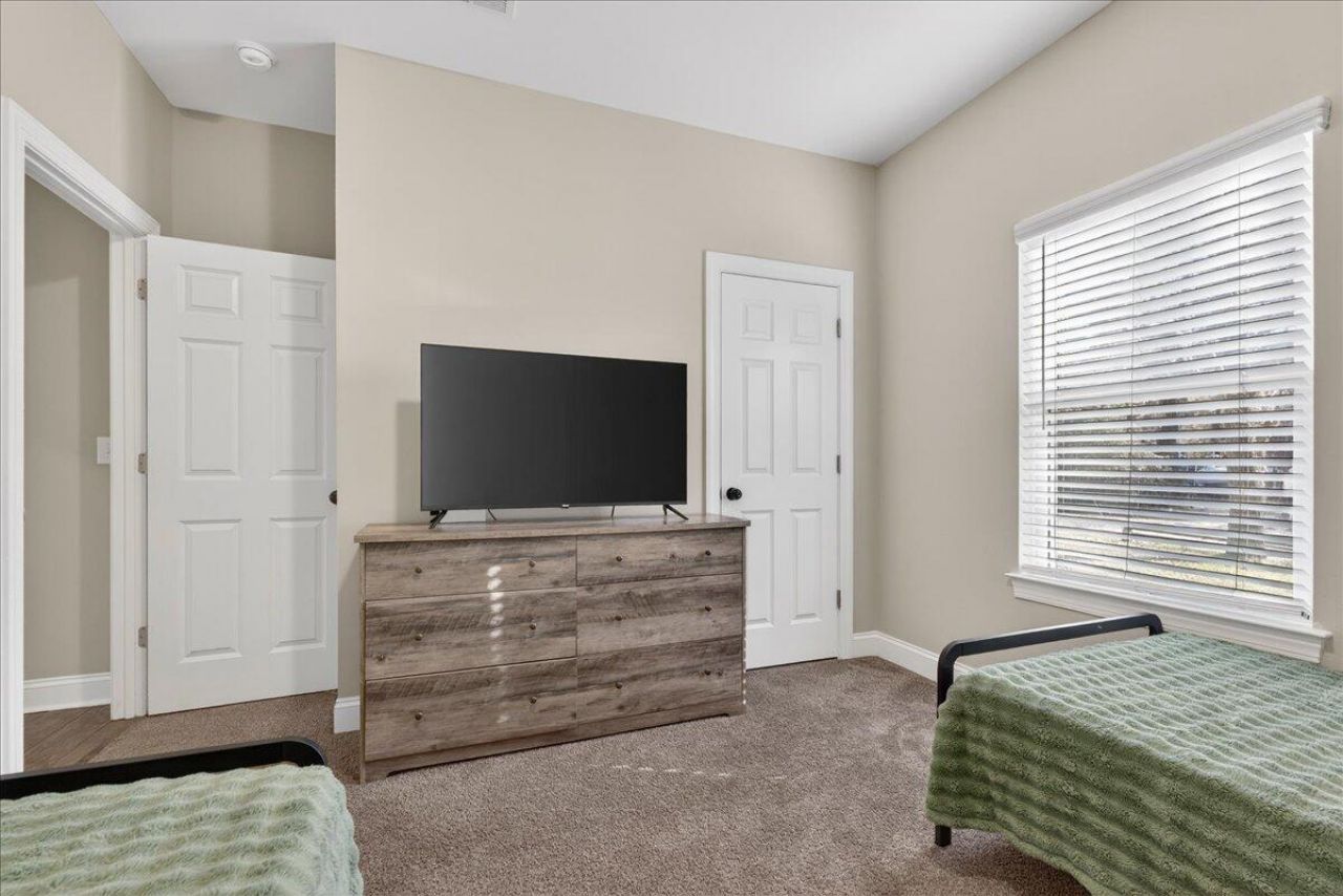 124 Lodestone Court Photo 17