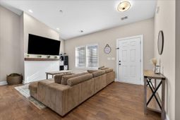 124 Lodestone Court photo 4