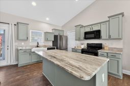 124 Lodestone Court photo 4