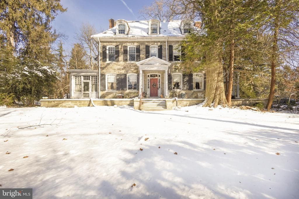 8221 SEMINOLE STREET, PHILADELPHIA, PA 19118