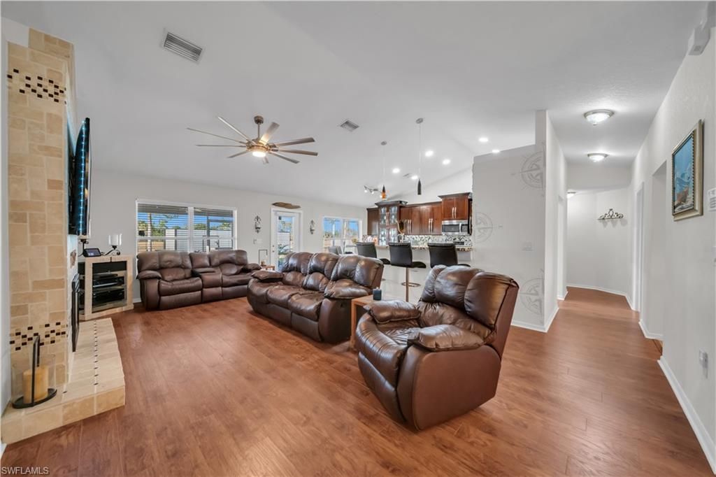 1021 NE 32nd St, Cape Coral, FL 33909 Photo