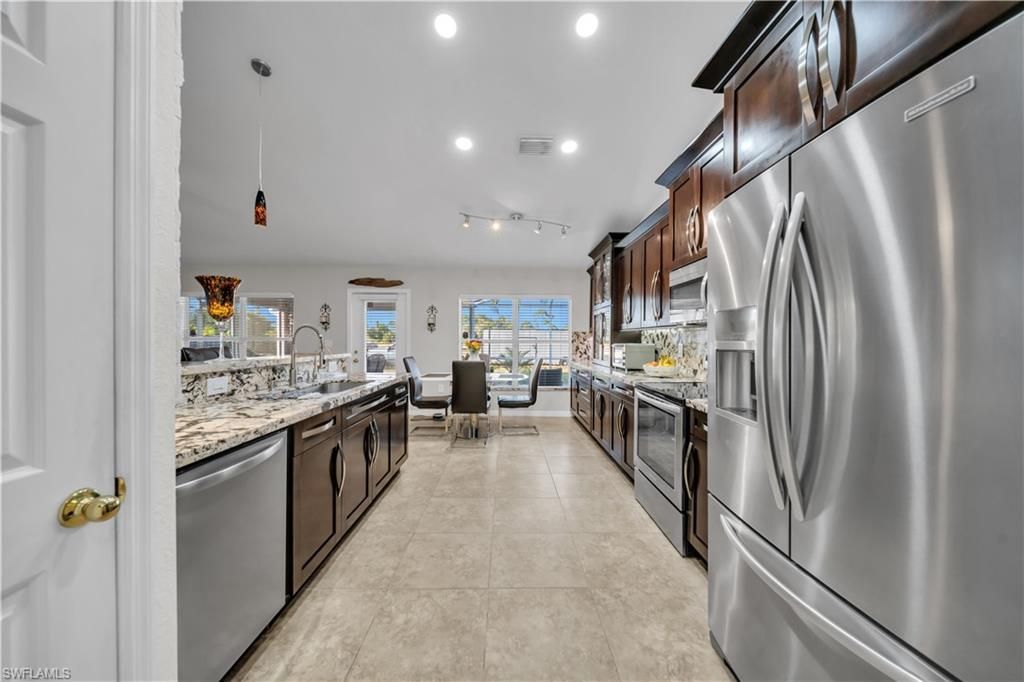 1021 NE 32nd St, Cape Coral, FL 33909 Photo