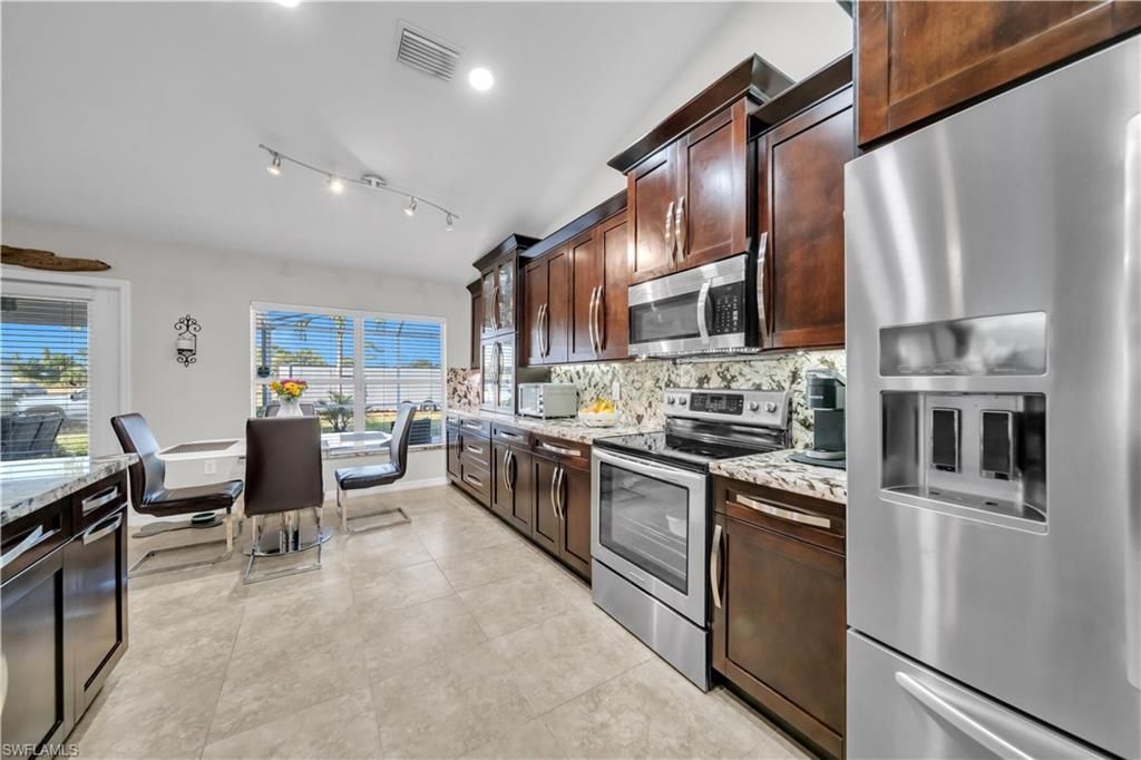 1021 NE 32nd St, Cape Coral, FL 33909 Photo