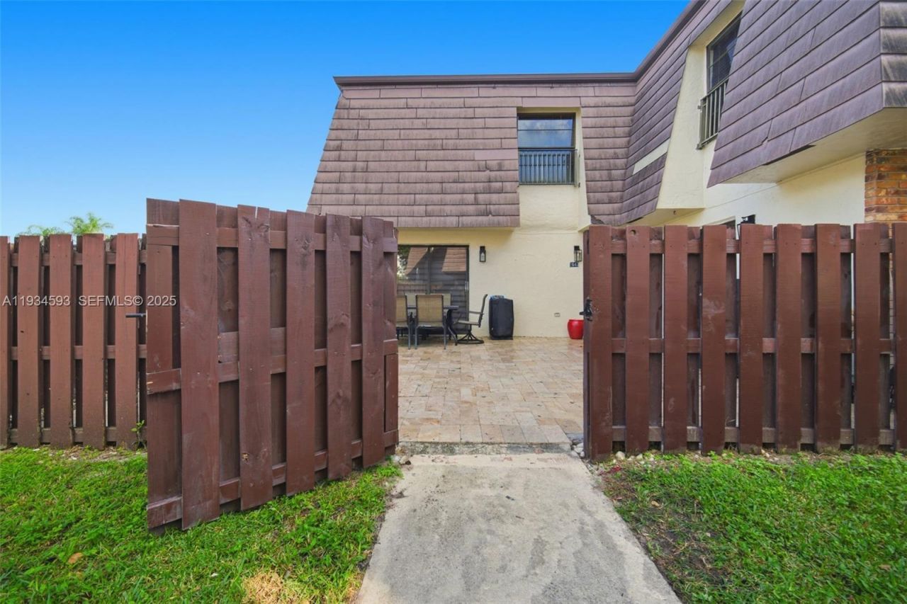 2647 NW 99th Ave , Coral Springs, FL 33065 Photo