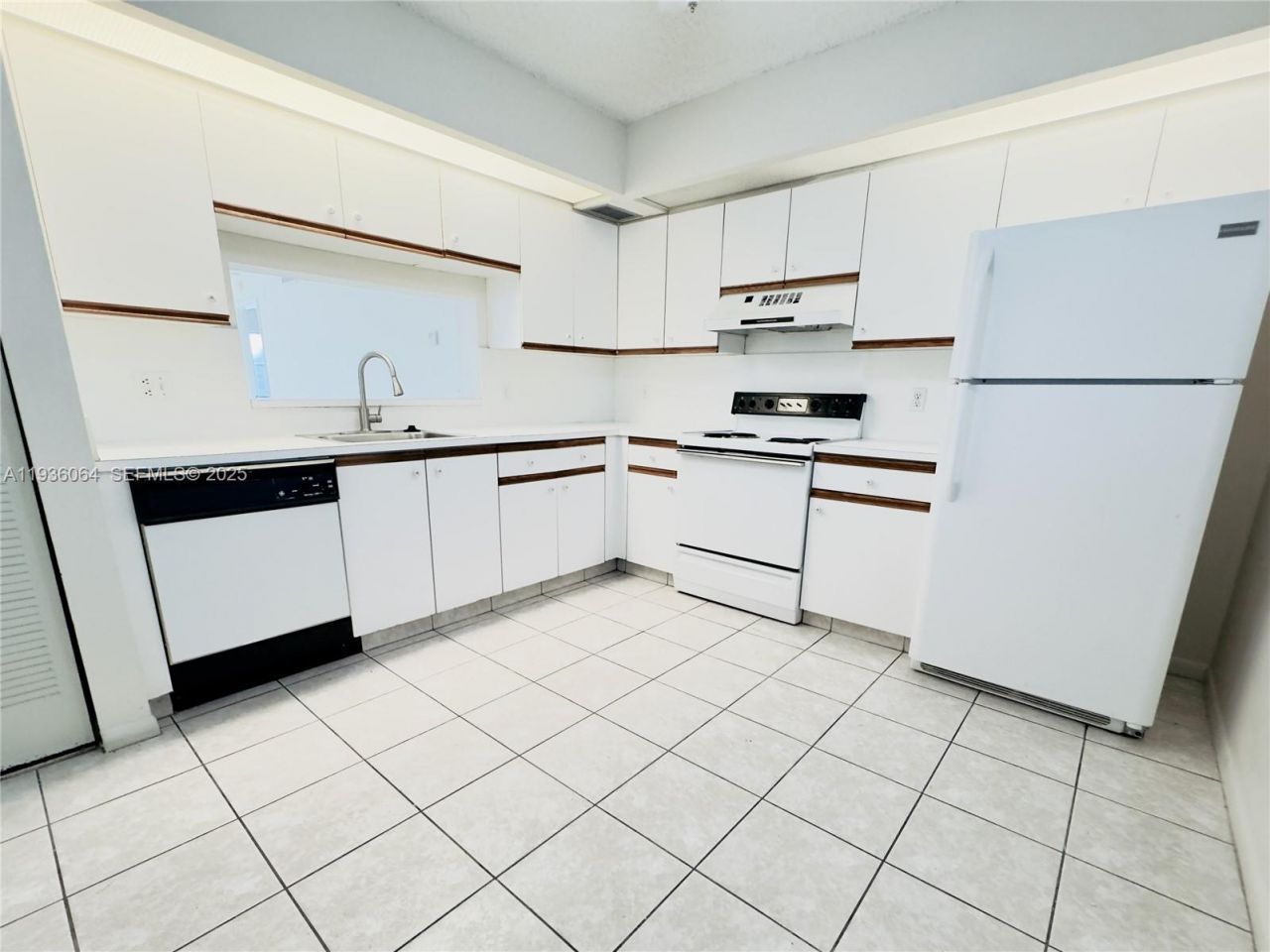 13000 SW 15th Ct, Unit 207U, Pembroke Pines, FL 33027 Photo