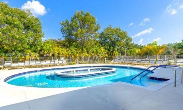 13000 SW 15th Ct, Unit 207U, Pembroke Pines, FL 33027 Photo