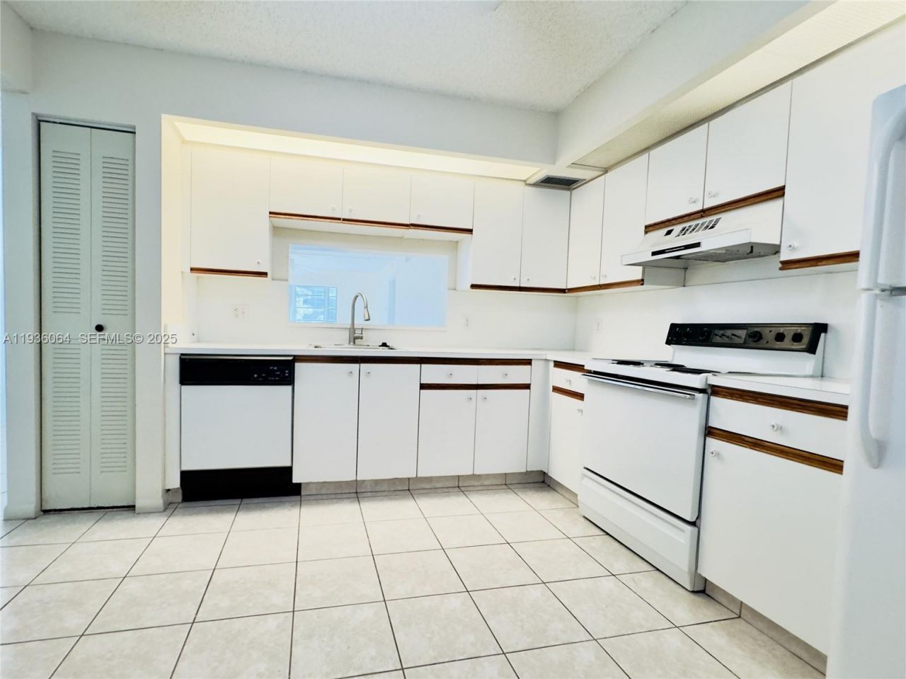 13000 SW 15th Ct, Unit 207U, Pembroke Pines, FL 33027 Photo