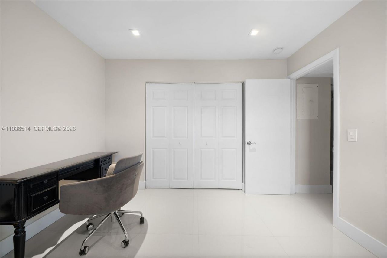 20310 NE 3rd Ct, Unit 2, Miami, FL 33179 Photo