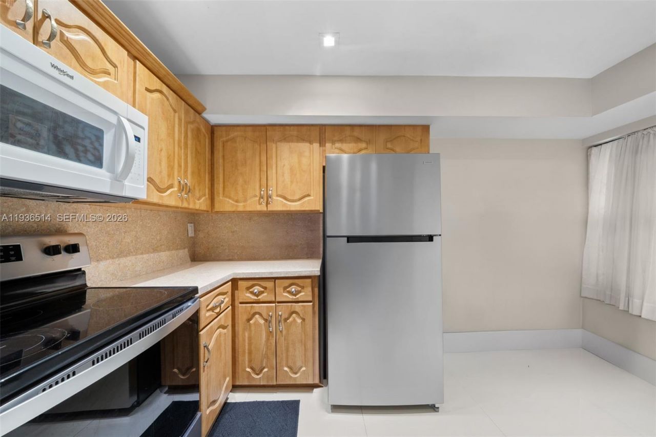 20310 NE 3rd Ct, Unit 2, Miami, FL 33179 Photo