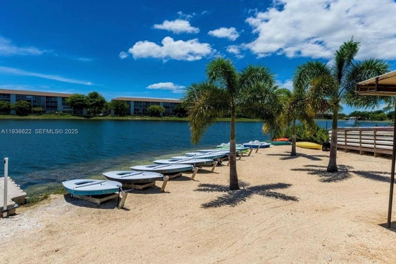 850 SW 133rd Ter, Unit 202B, Pembroke Pines, FL 33027 Photo