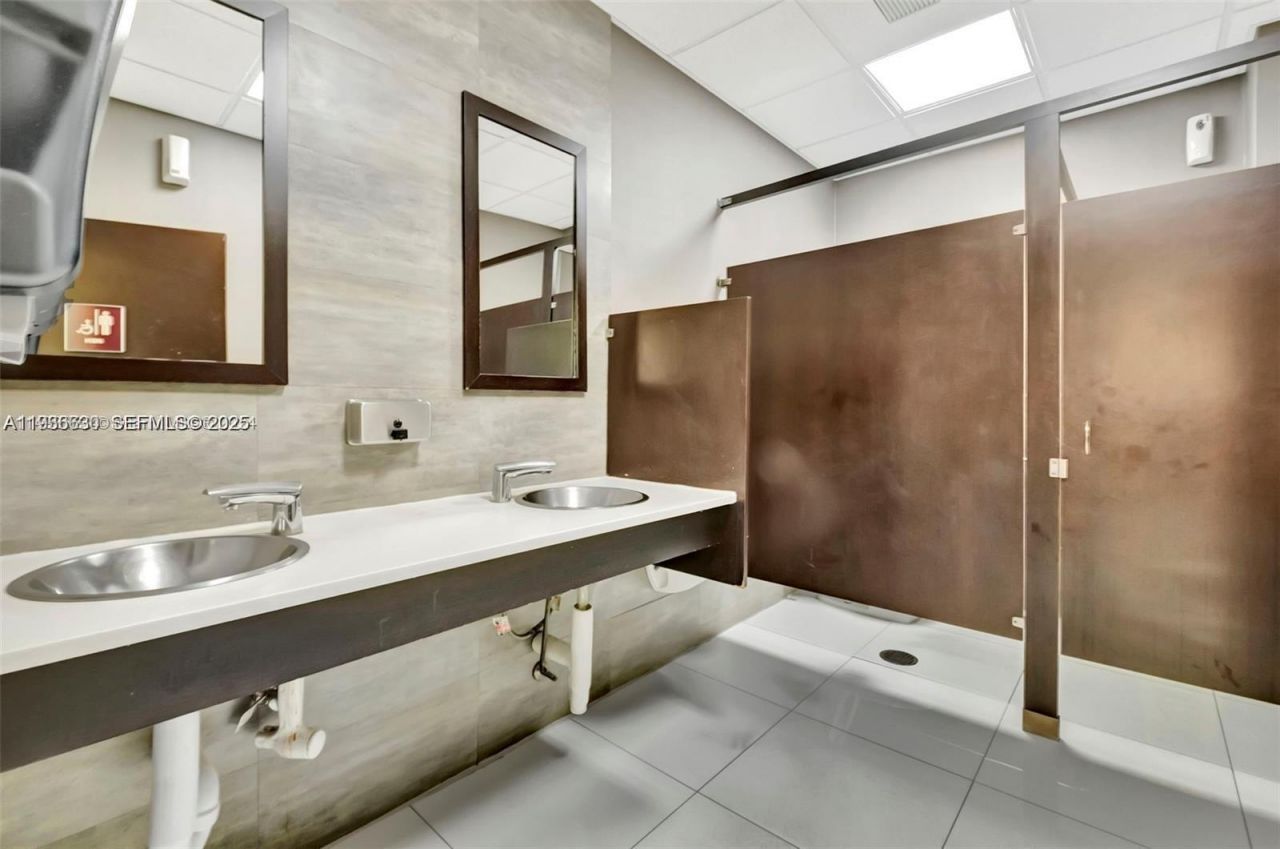 12550 Biscayne Blvd, Unit 208, North Miami, FL 33181 Photo