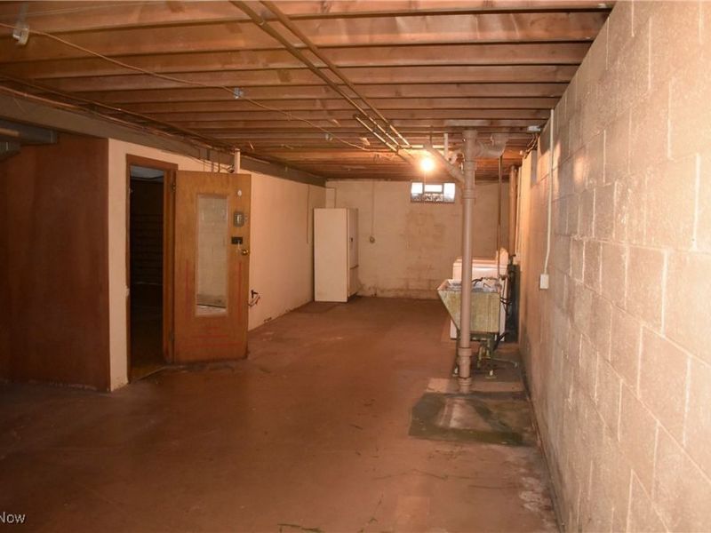 1649 Lancaster Drive, Youngstown, OH 44511 Photo 12