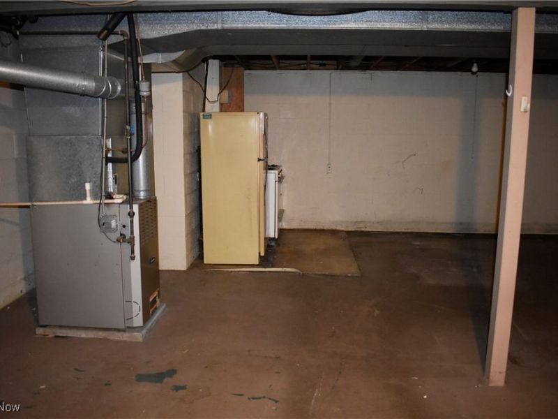 1649 Lancaster Drive, Youngstown, OH 44511 Photo 13